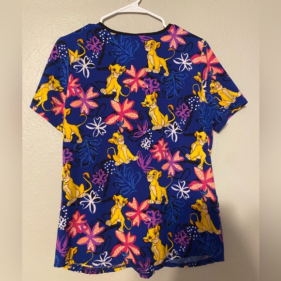 Lion King Scrub Top - Picture 2 of 2